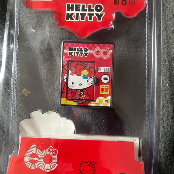 World’s Smallest Hello Kitty Micro Figures - Picture 2 of 2
